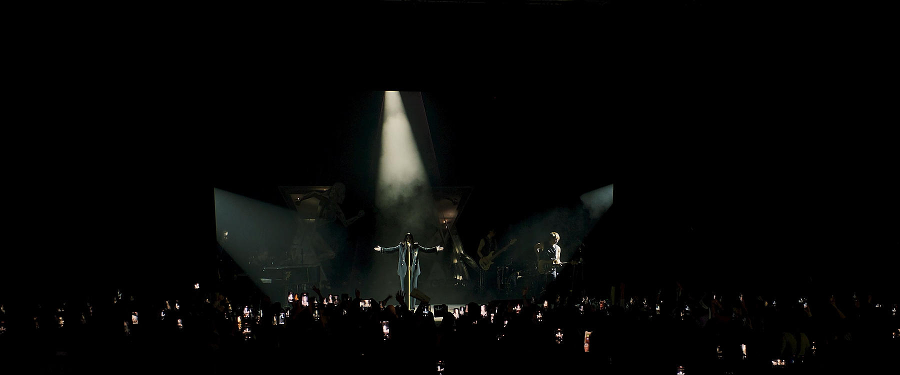 Laura Pausini 30th – Still 5