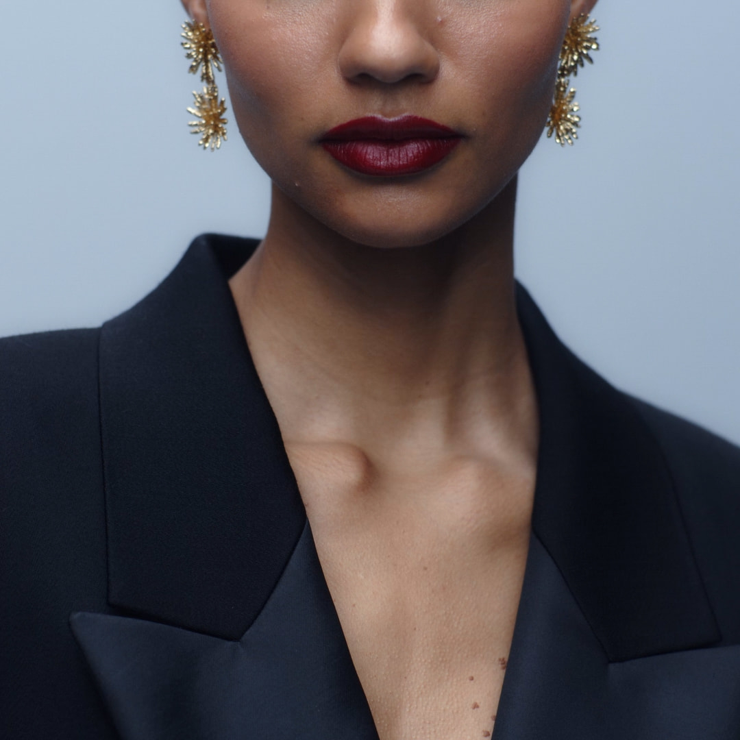 Massimo Dutti - "Gift guides" Woman – Still 1