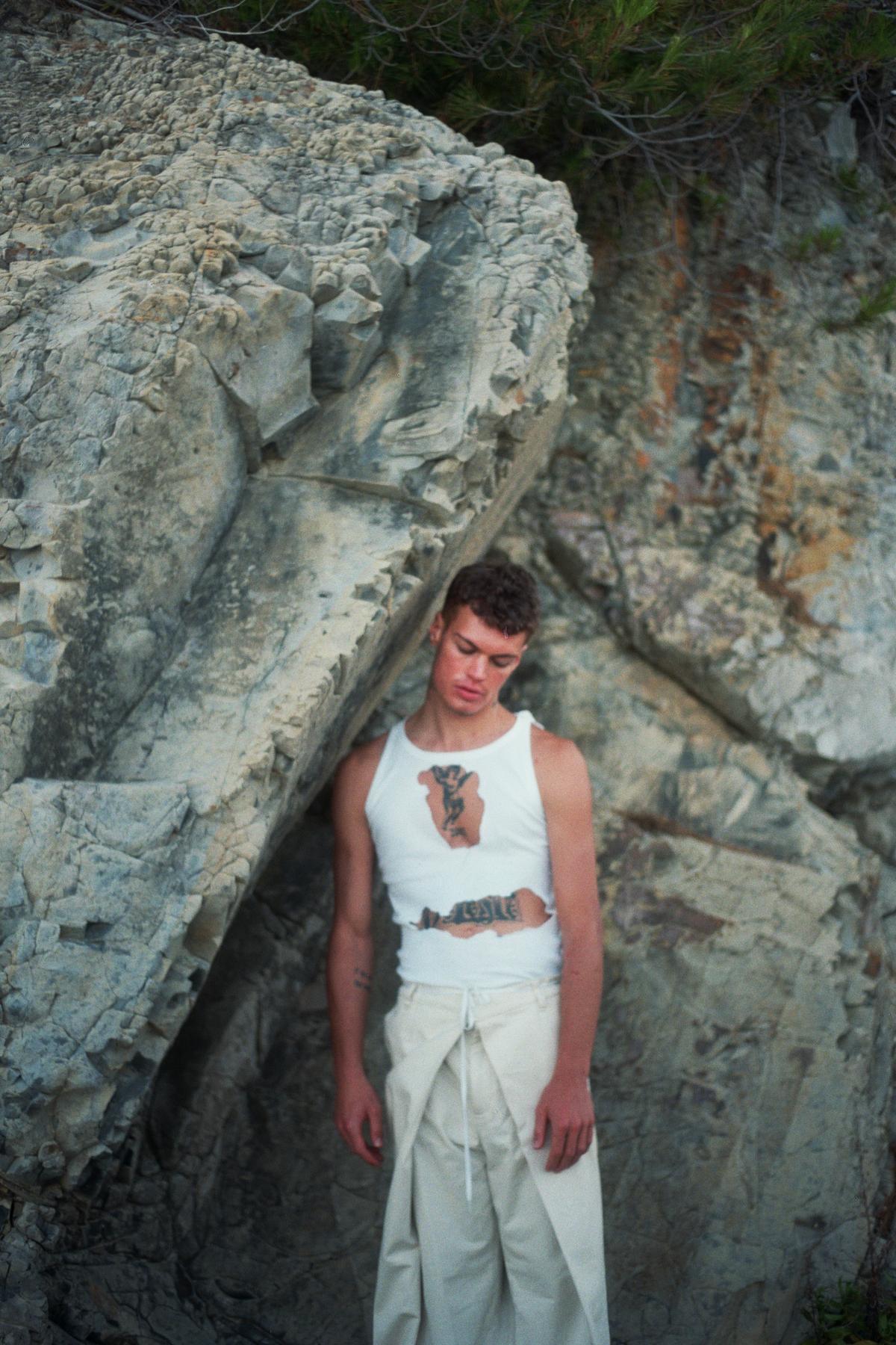 Blanco - Blu Celeste – Still 4