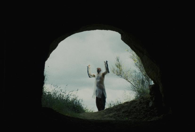 Terra e silenzio Featured still