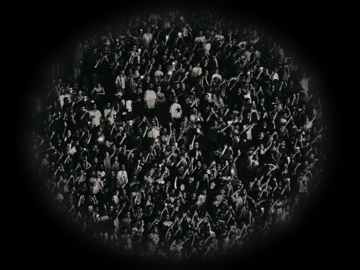 YE live in Madrid – Still 10